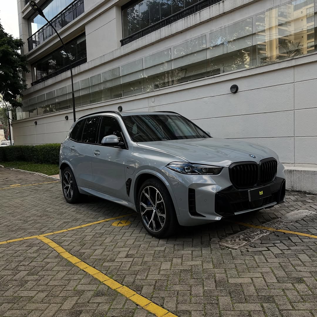 BMW X5 XDRIVE 50E MSPORT - Imagem 3