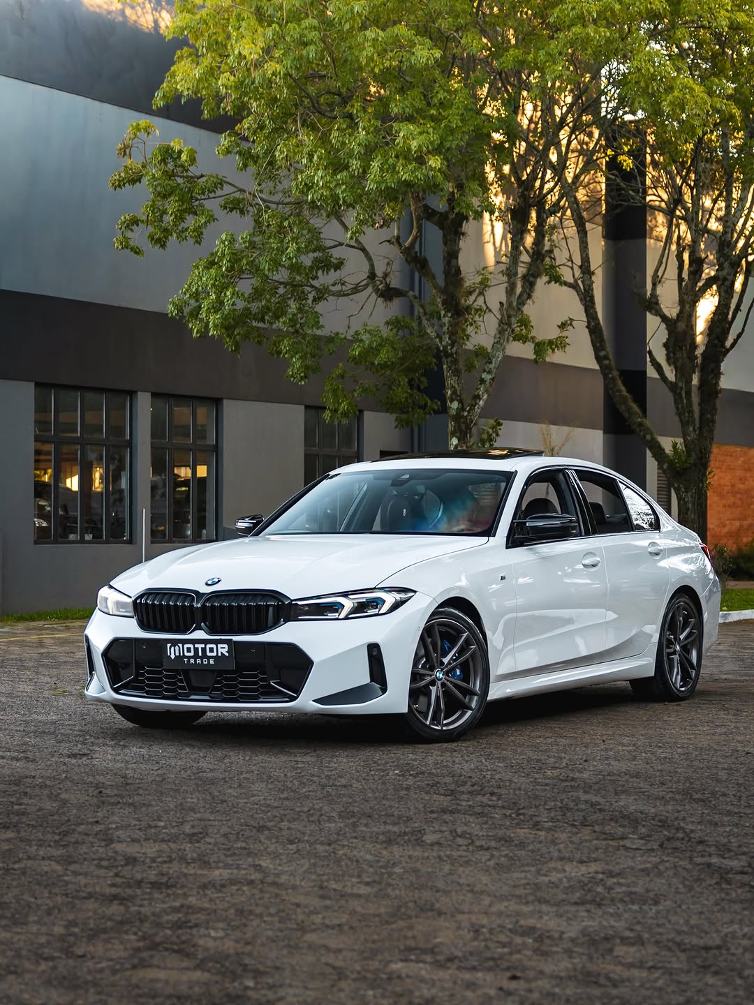 BMW 320I M SPORT - Imagem 1