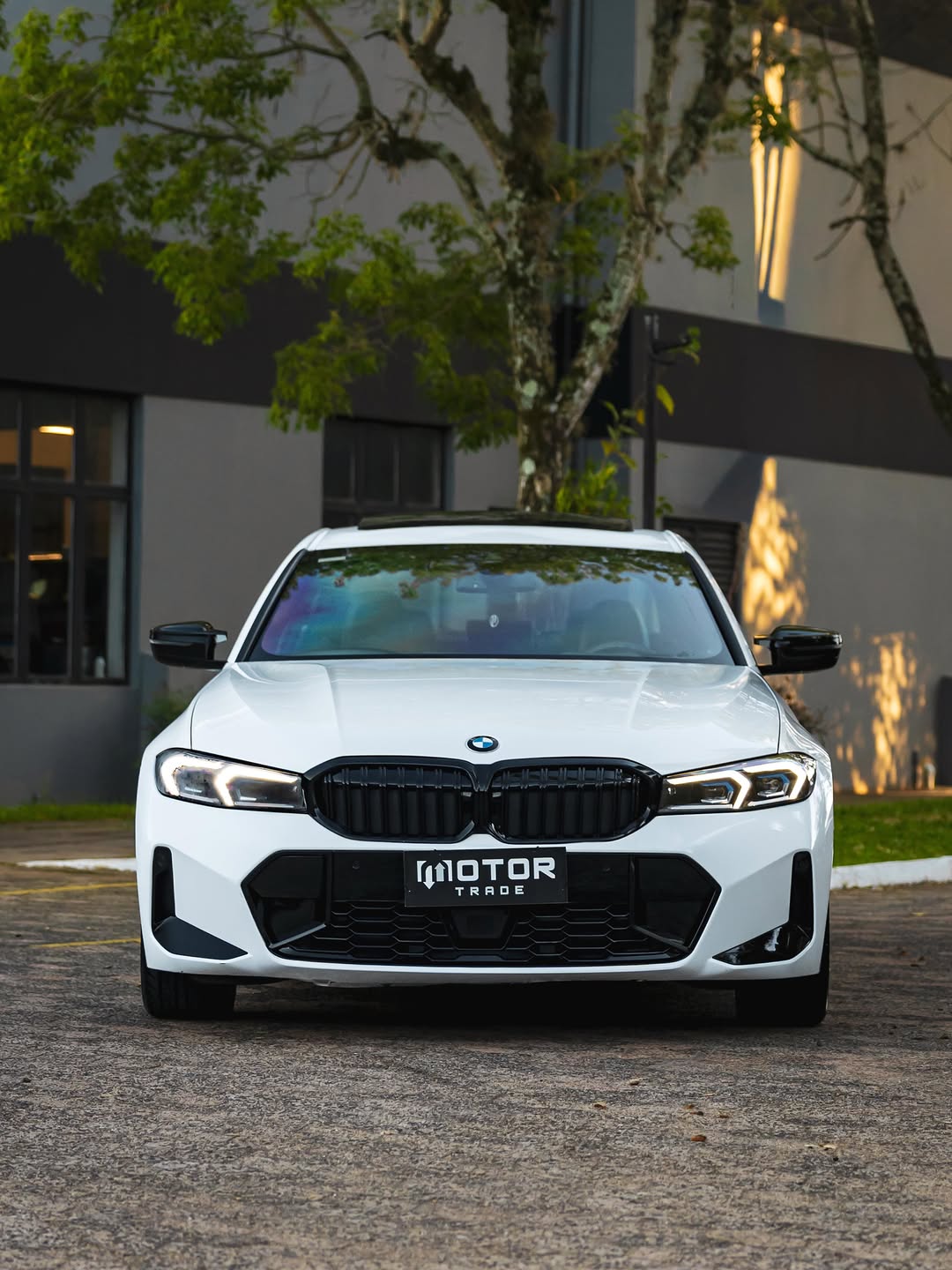 BMW 320I M SPORT - Imagem 2