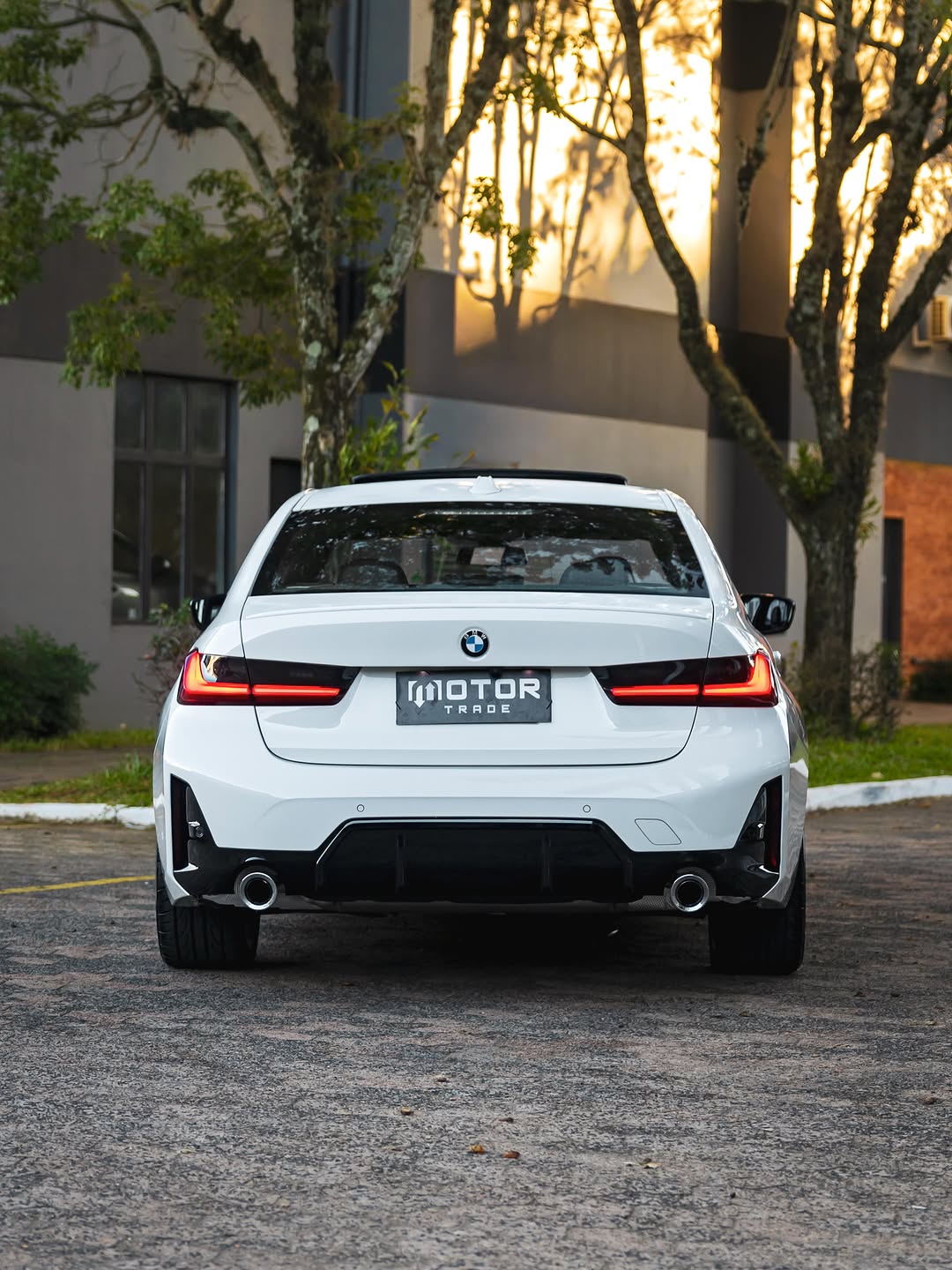 BMW 320I M SPORT - Imagem 12