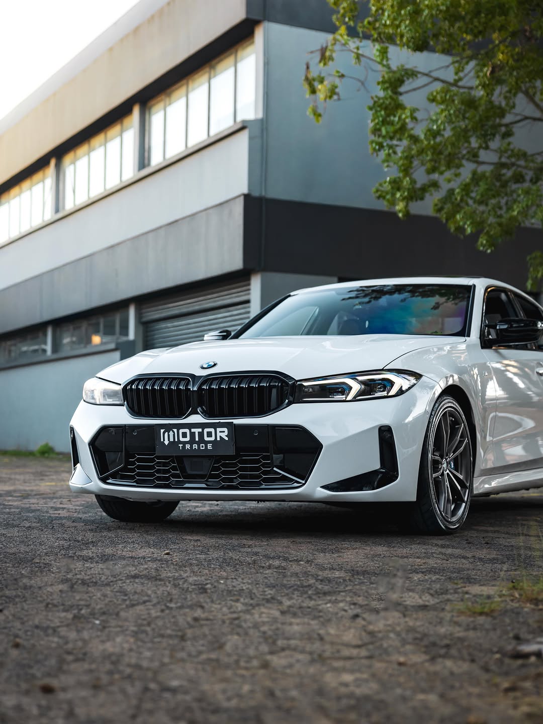 BMW 320I M SPORT - Imagem 3