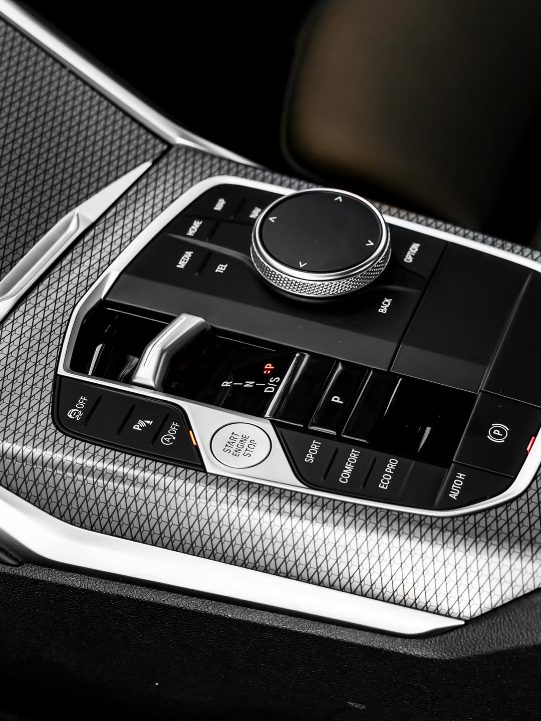BMW 320I M SPORT - Imagem 8