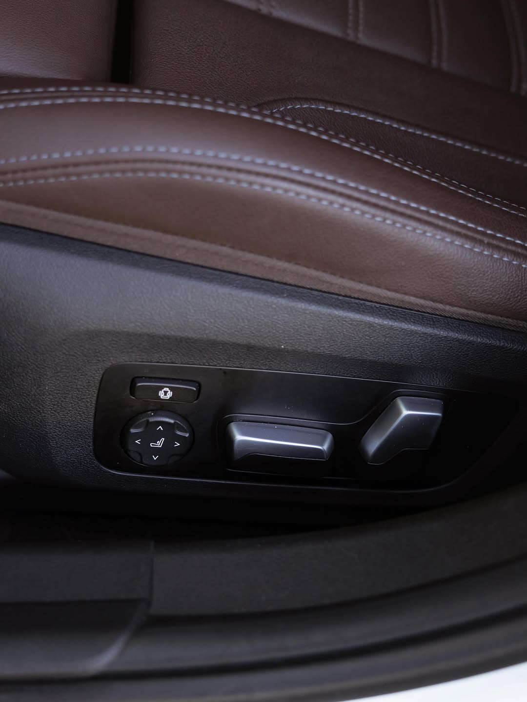 BMW 320I M SPORT - Imagem 9