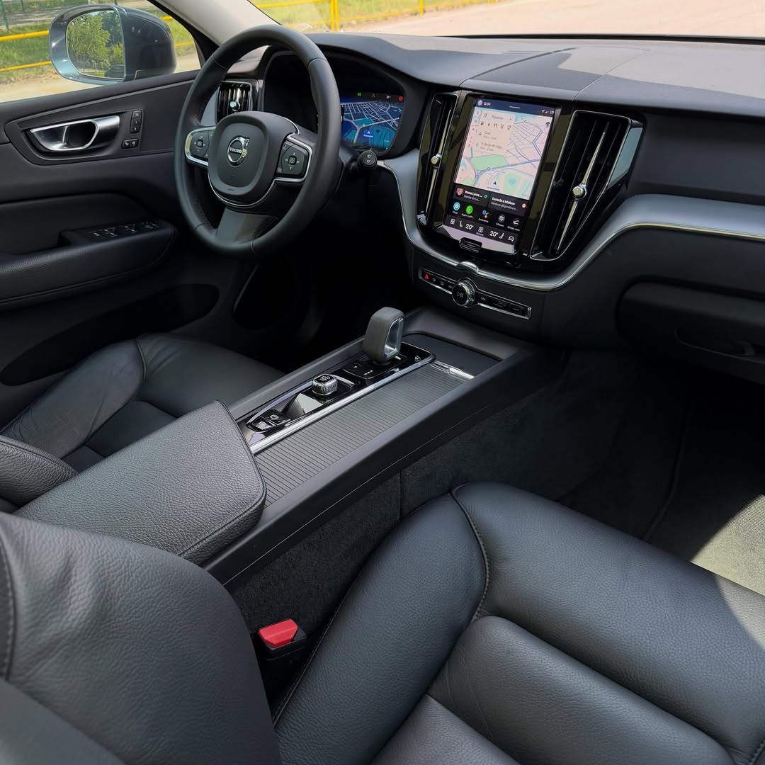 VOLVO XC60 T8 INSCRIPTION EXPRESSION HYBRID - Imagem 7