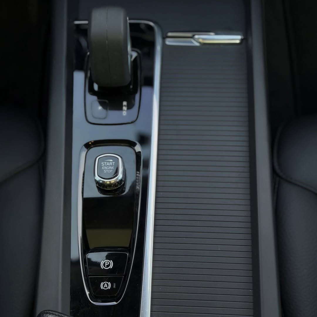 VOLVO XC60 T8 INSCRIPTION EXPRESSION HYBRID - Imagem 10
