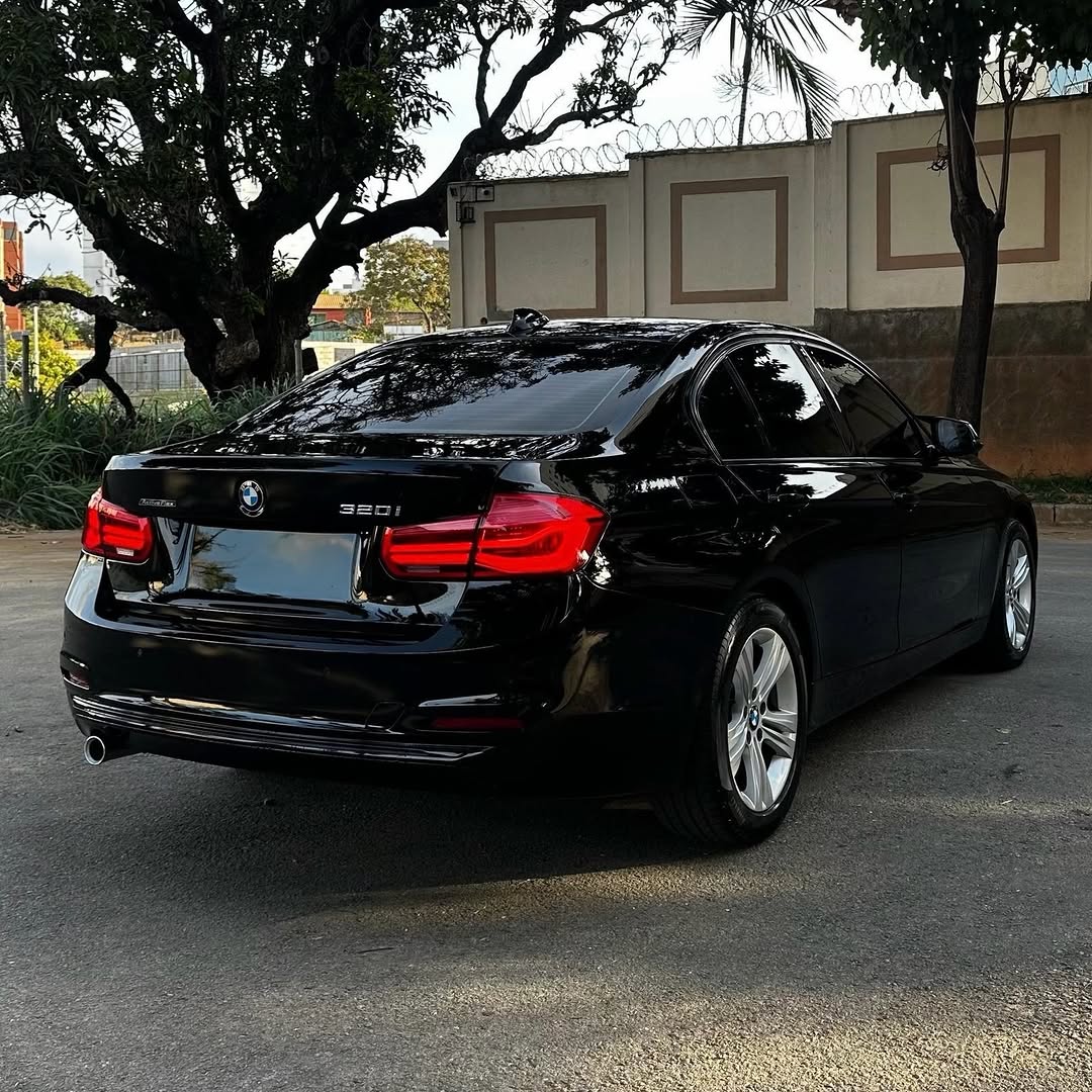 BMW 320I SPORT - Imagem 5