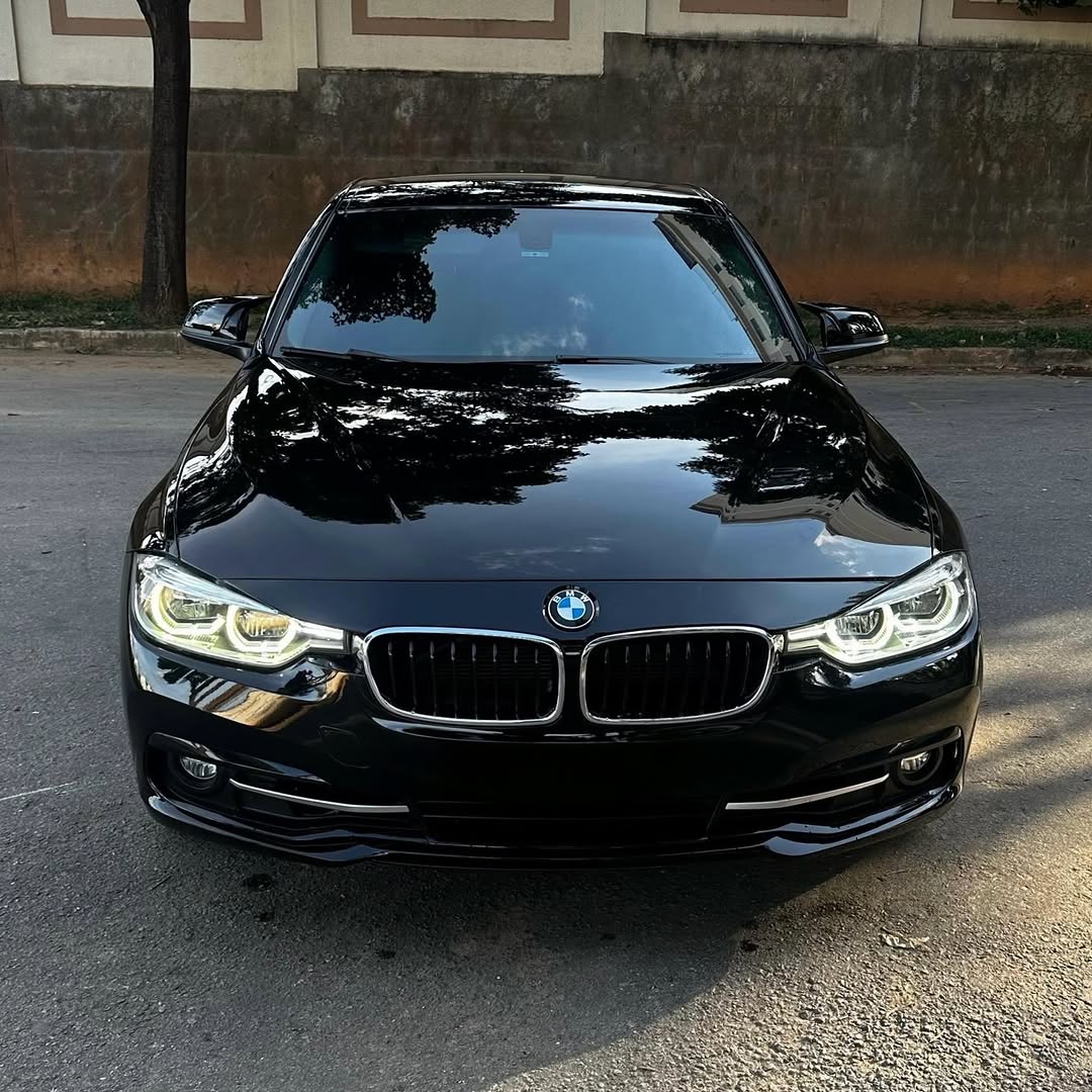 BMW 320I SPORT - Imagem 7