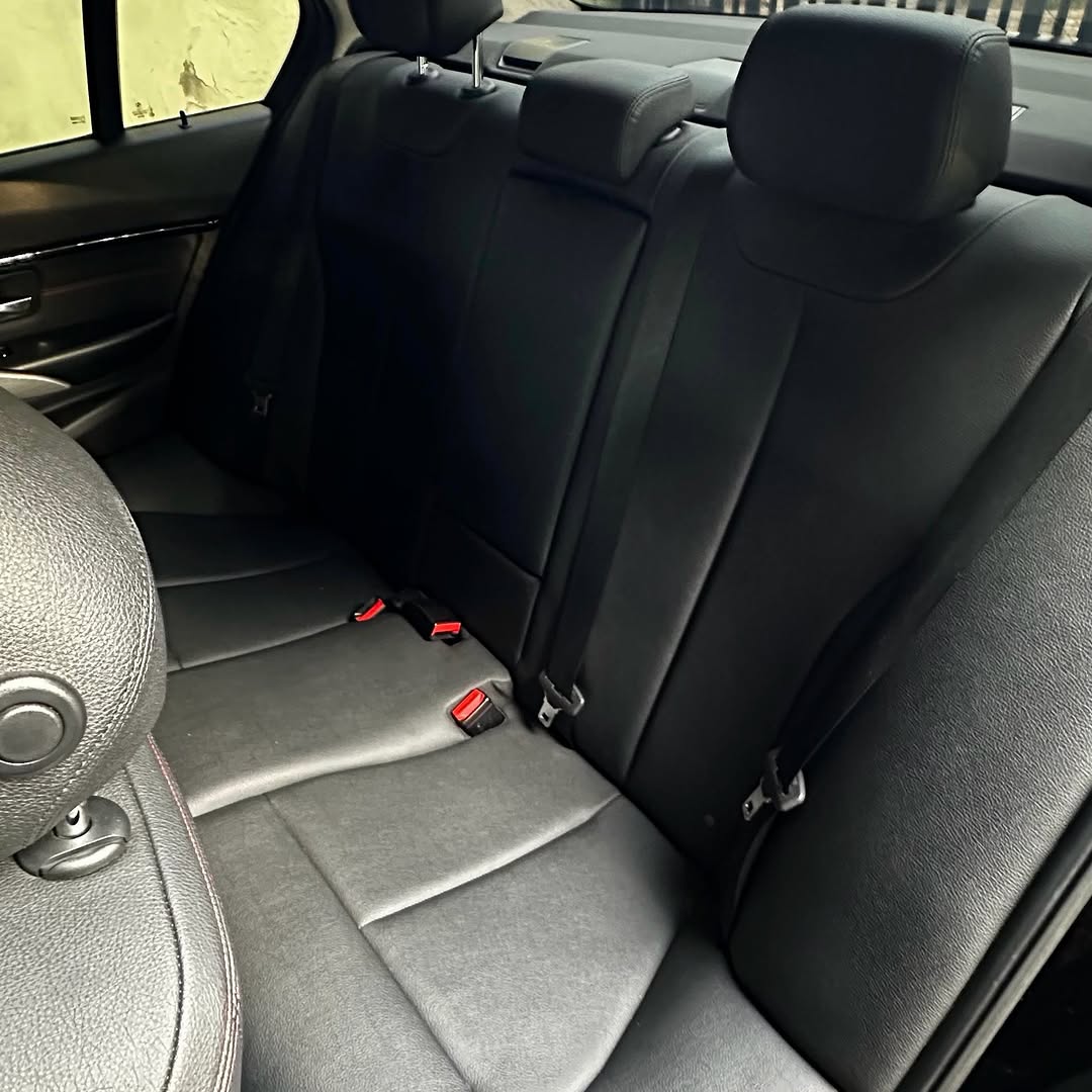 BMW 320I SPORT - Imagem 10