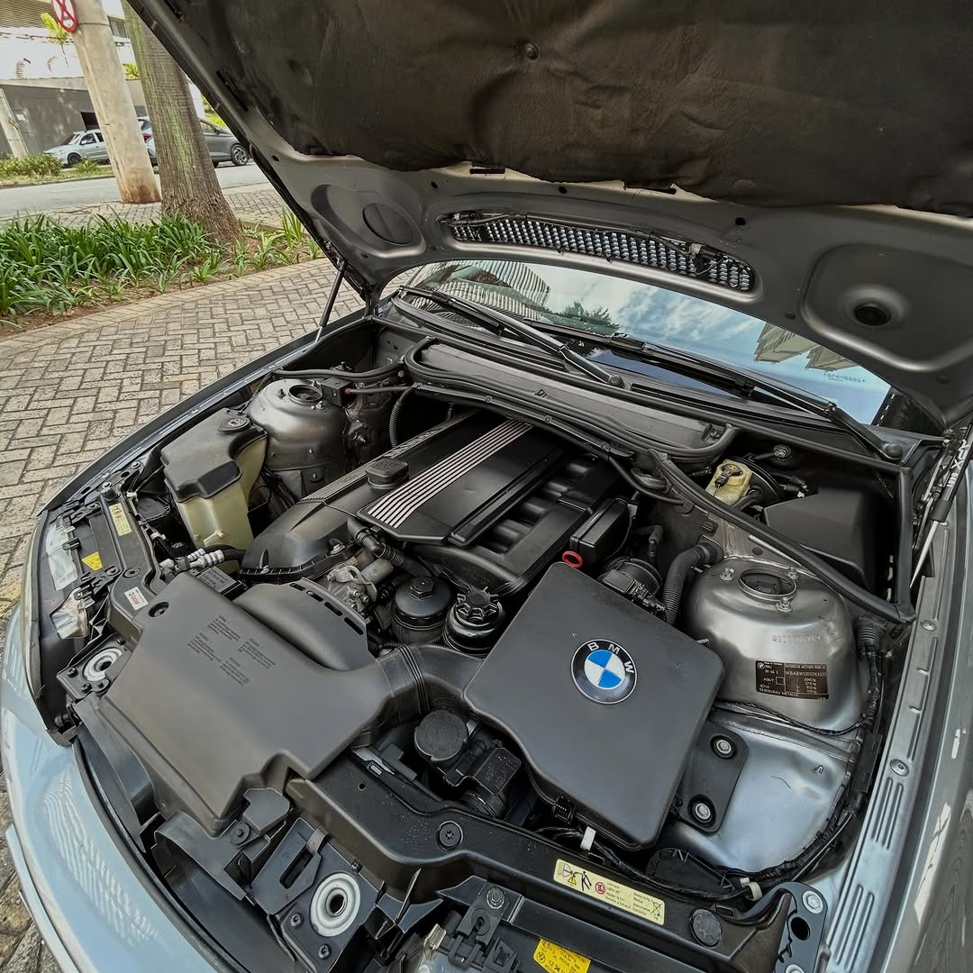 BMW 330I - Imagem 10