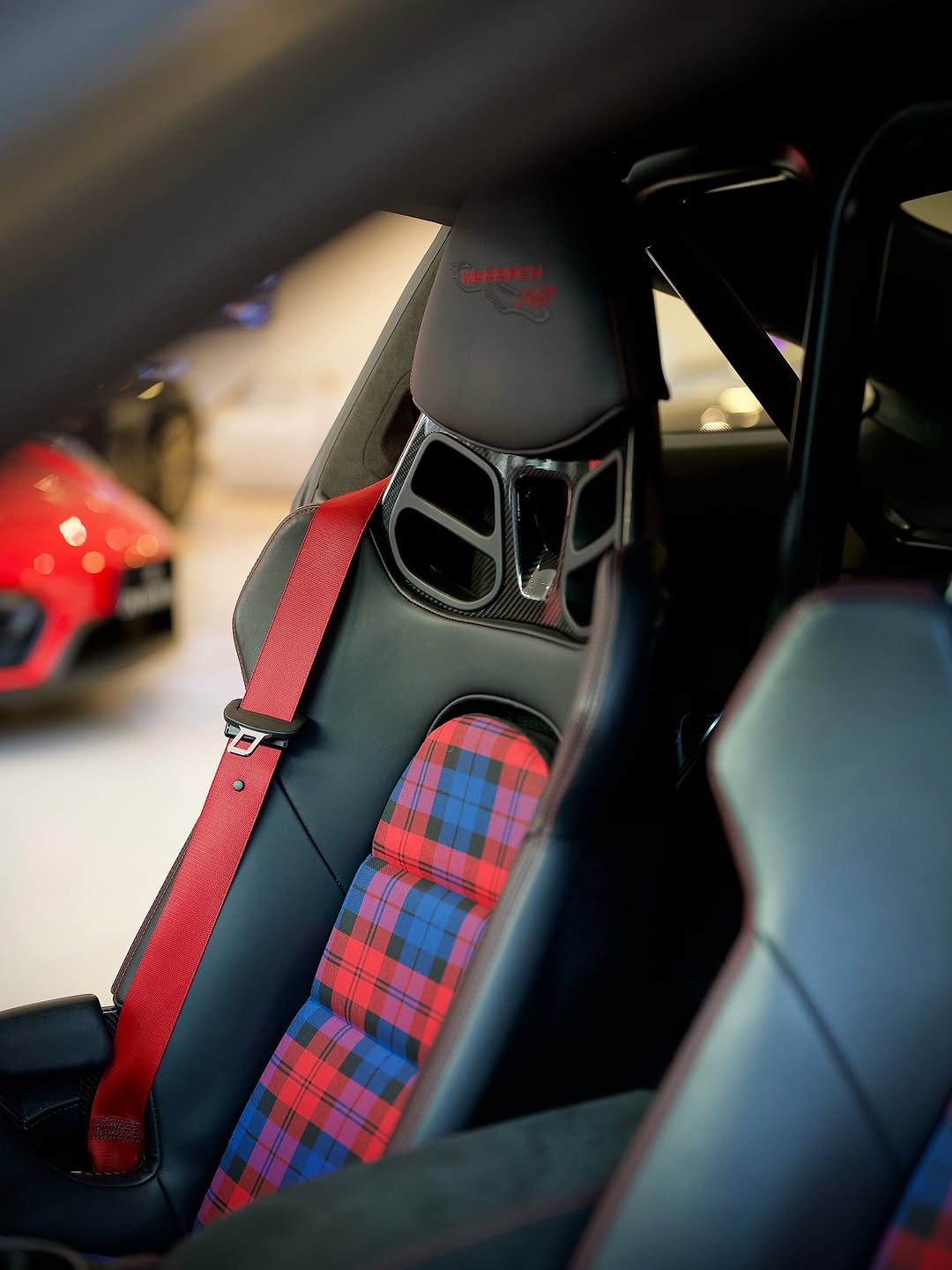 PORSCHE 911 GT3 RS - Imagem 13