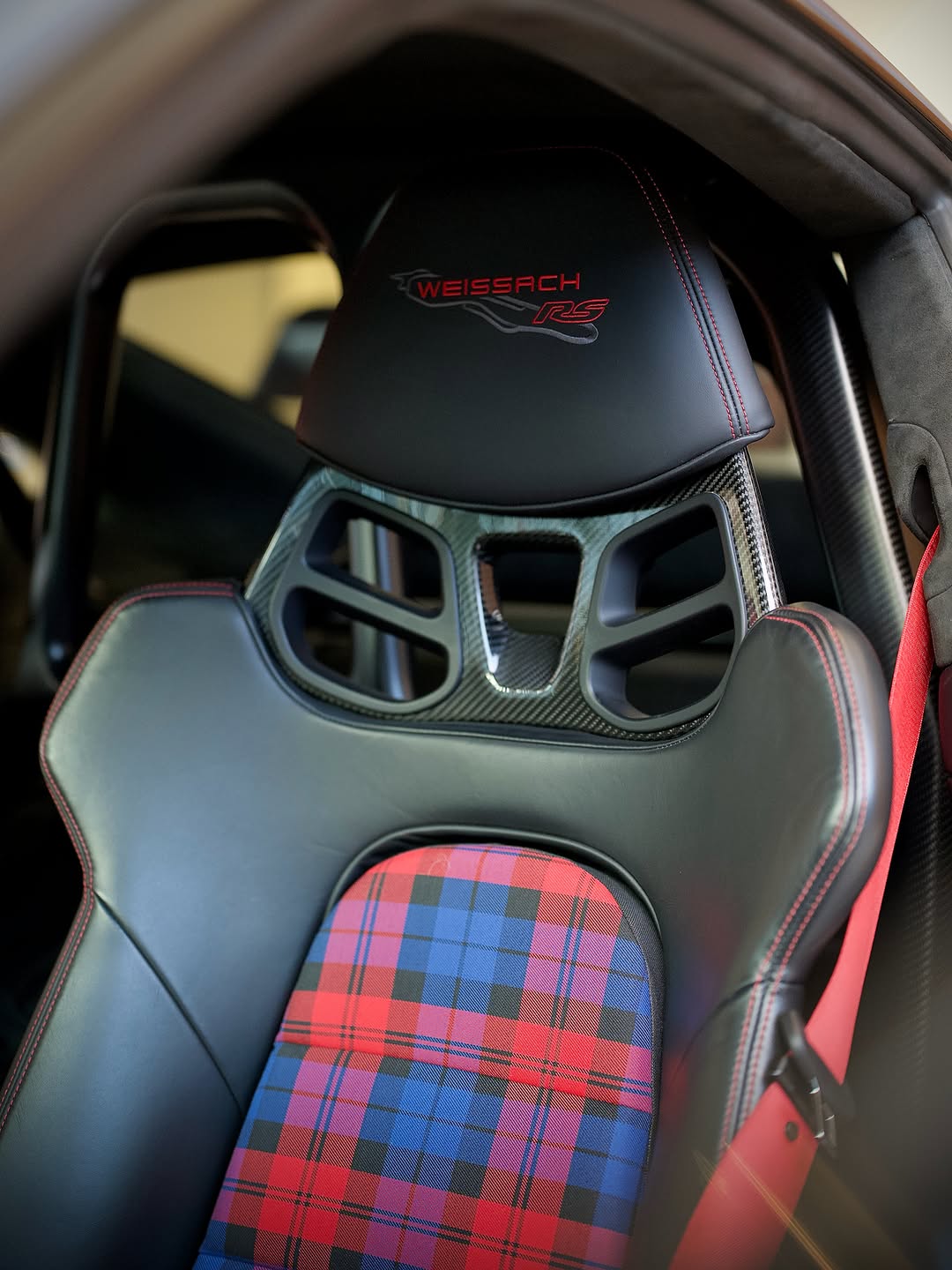 PORSCHE 911 GT3 RS - Imagem 15