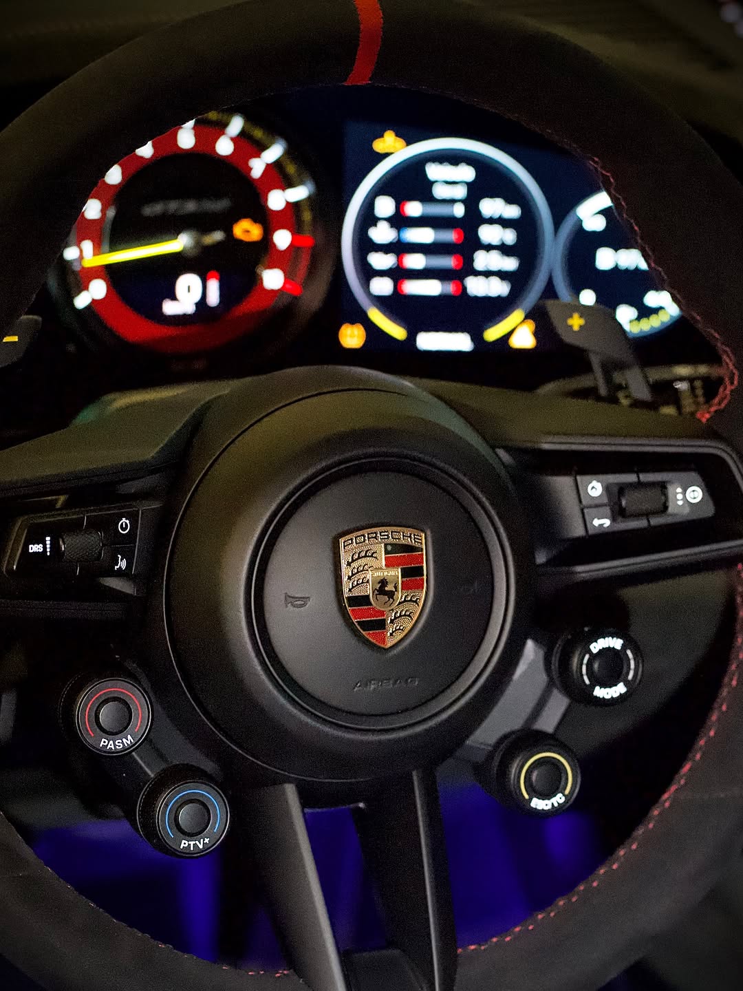 PORSCHE 911 GT3 RS - Imagem 17