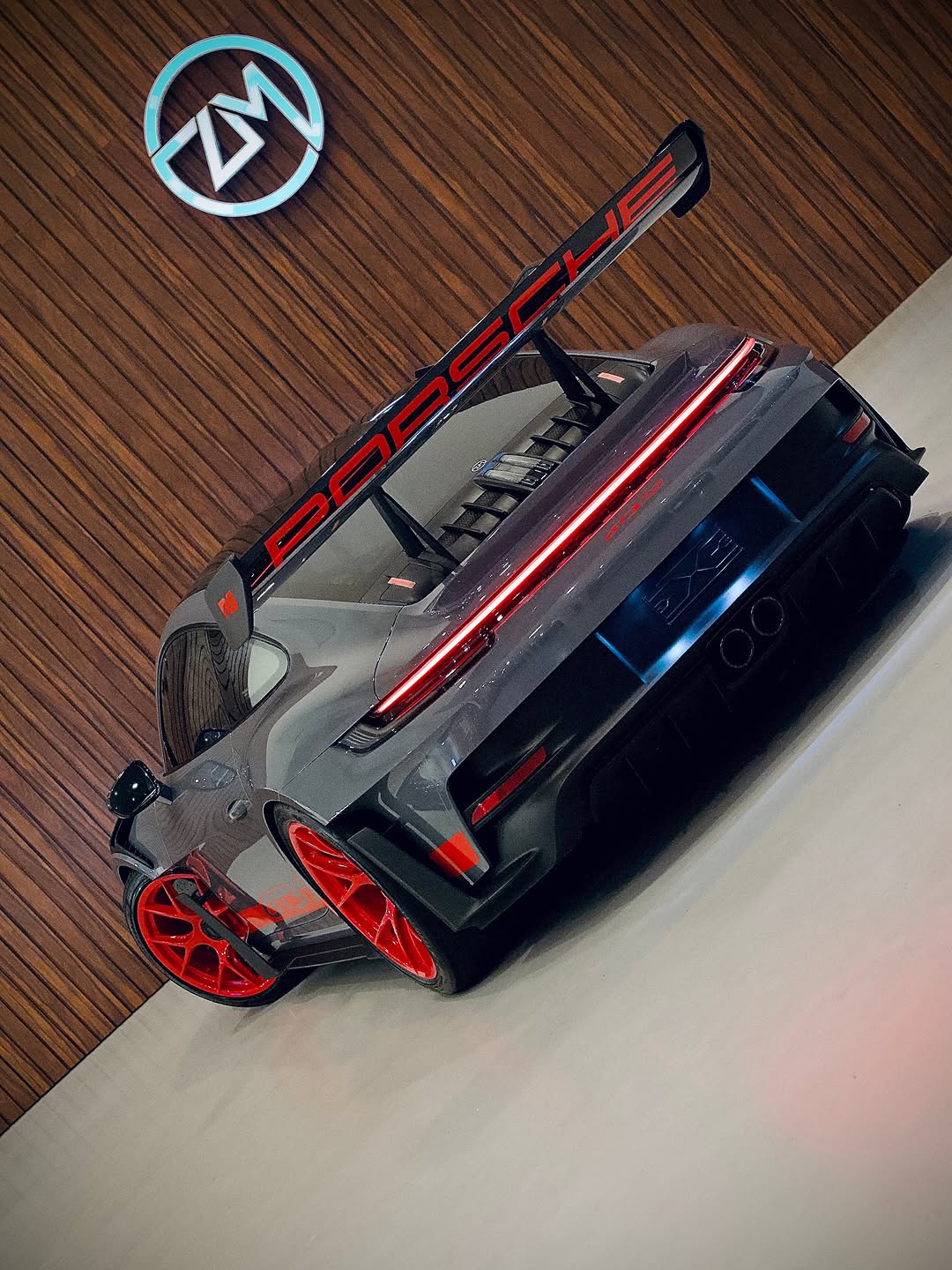 PORSCHE 911 GT3 RS - Imagem 18