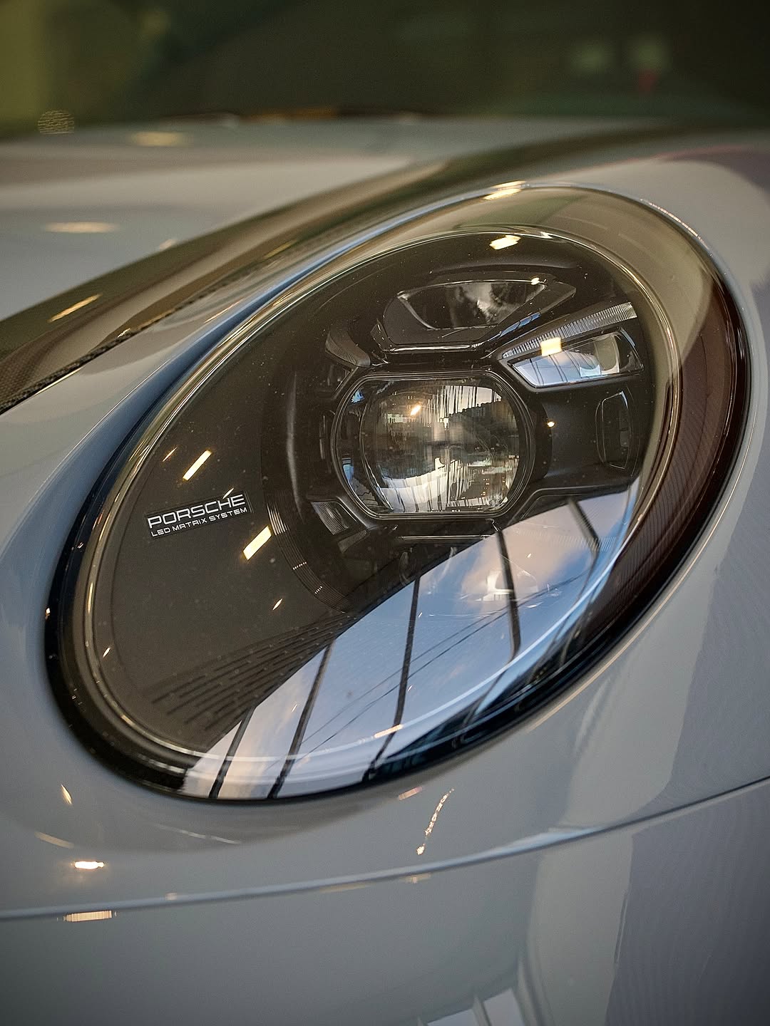 PORSCHE 911 GT3 RS - Imagem 8