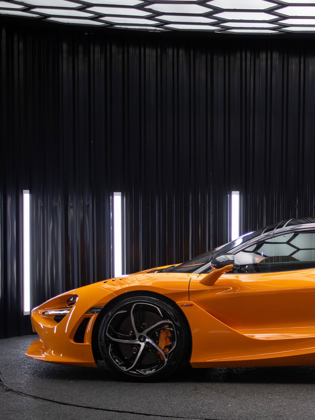 MCLAREN 750S SPIDER - Imagem 9