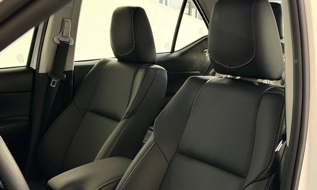TOYOTA HILUX SW4 SRX PLATINUM - Imagem 4