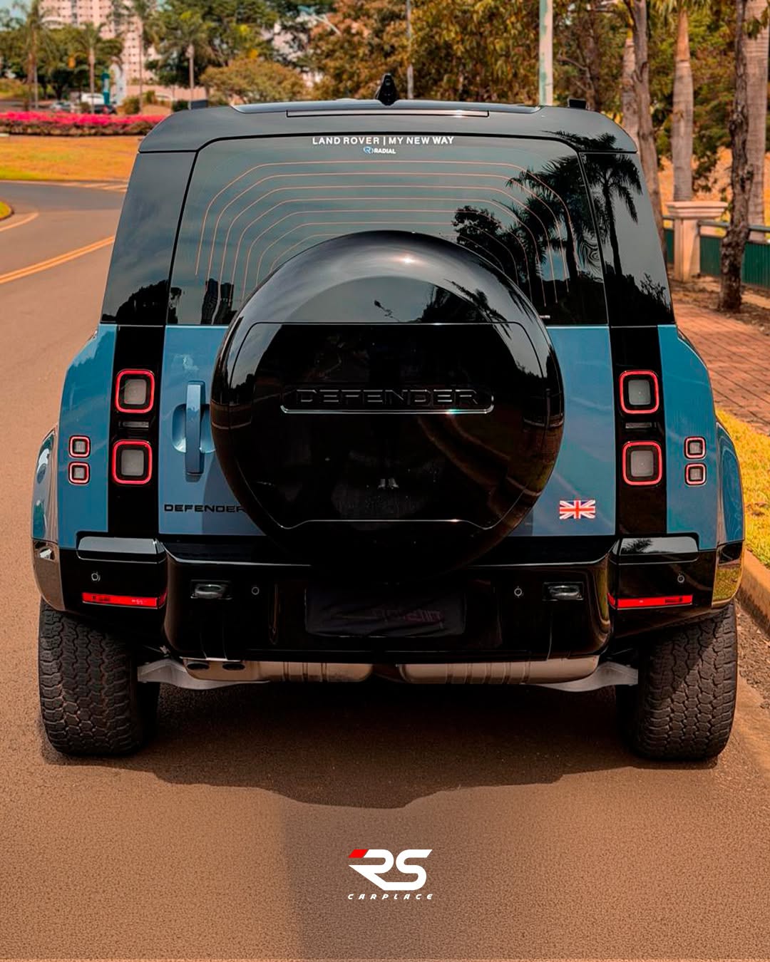 LAND ROVER DEFENDER HSE X-DYNAMIC - Imagem 9