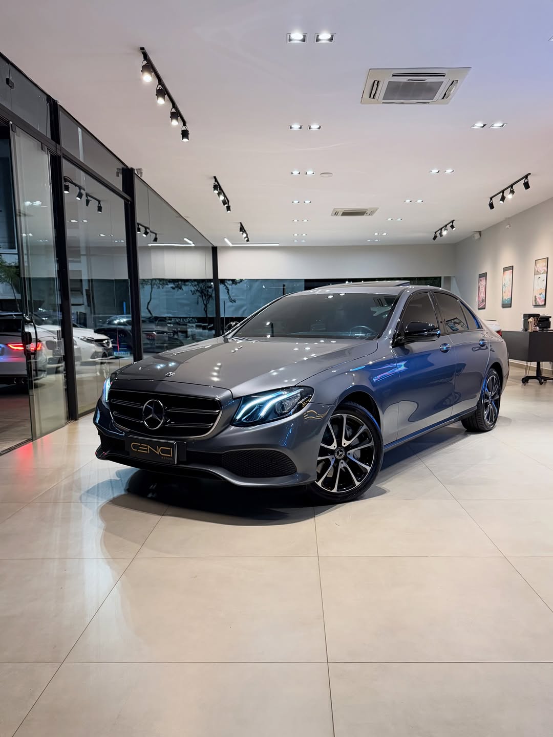 MERCEDES-BENZ E300 AVANTGARDE - Imagem 1