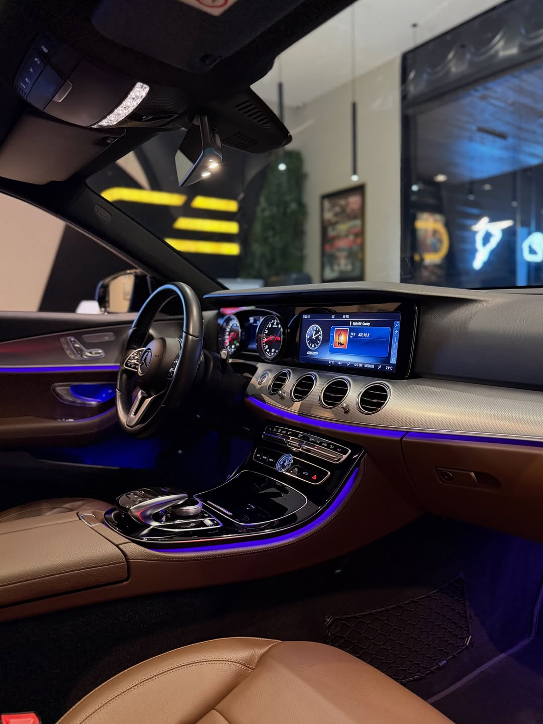 MERCEDES-BENZ E300 AVANTGARDE - Imagem 11