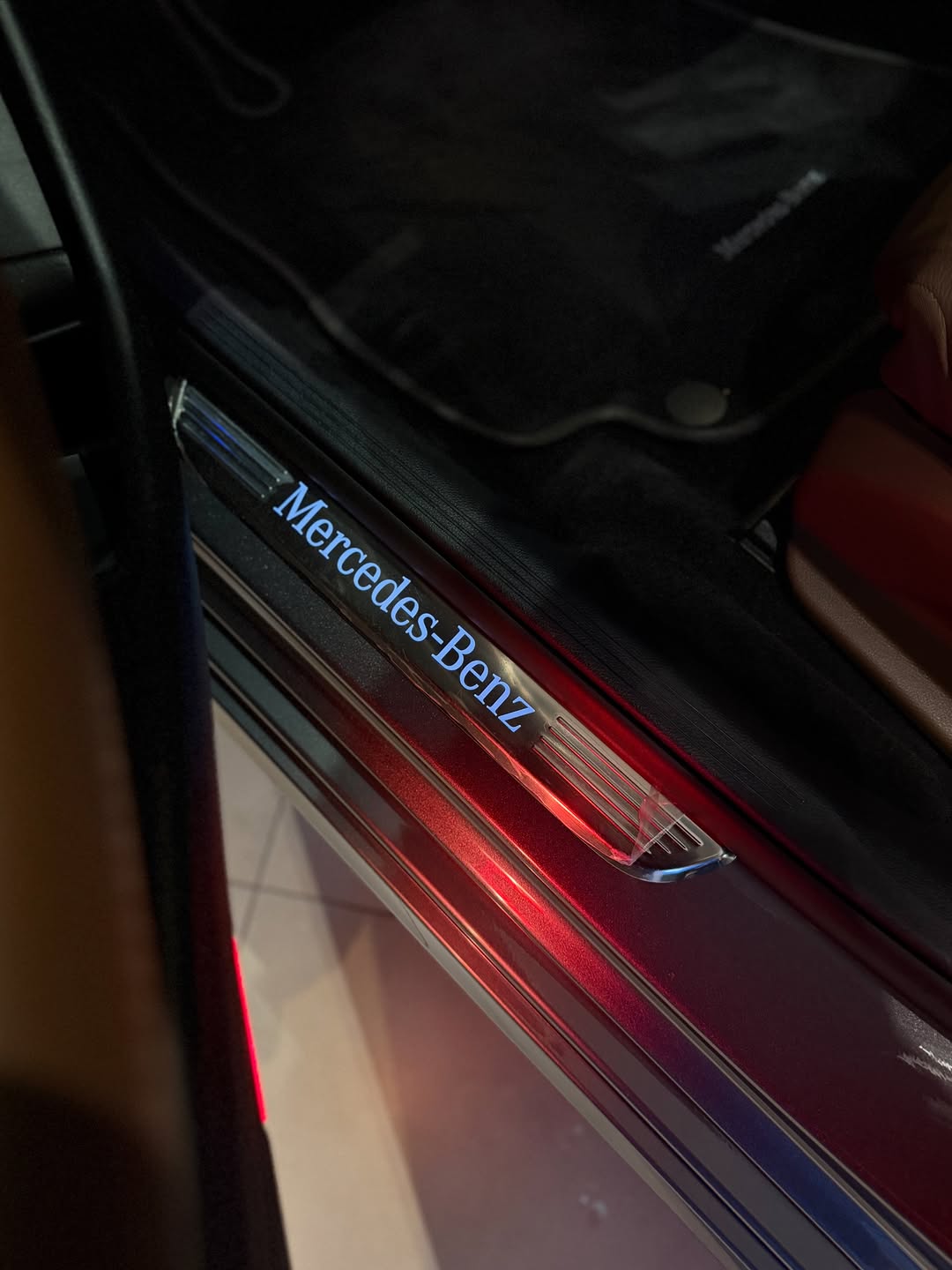MERCEDES-BENZ E300 AVANTGARDE - Imagem 18