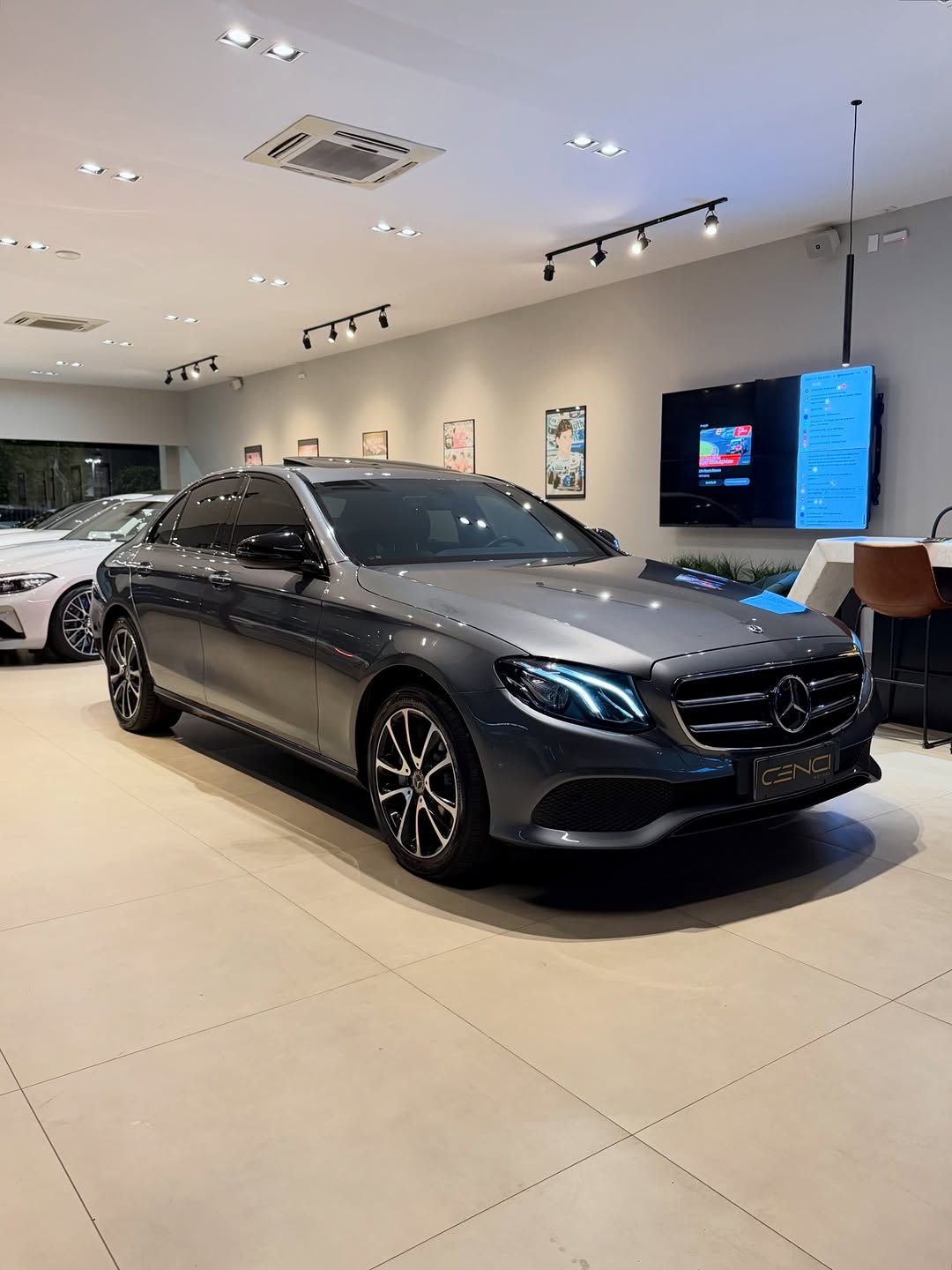 MERCEDES-BENZ E300 AVANTGARDE - Imagem 3