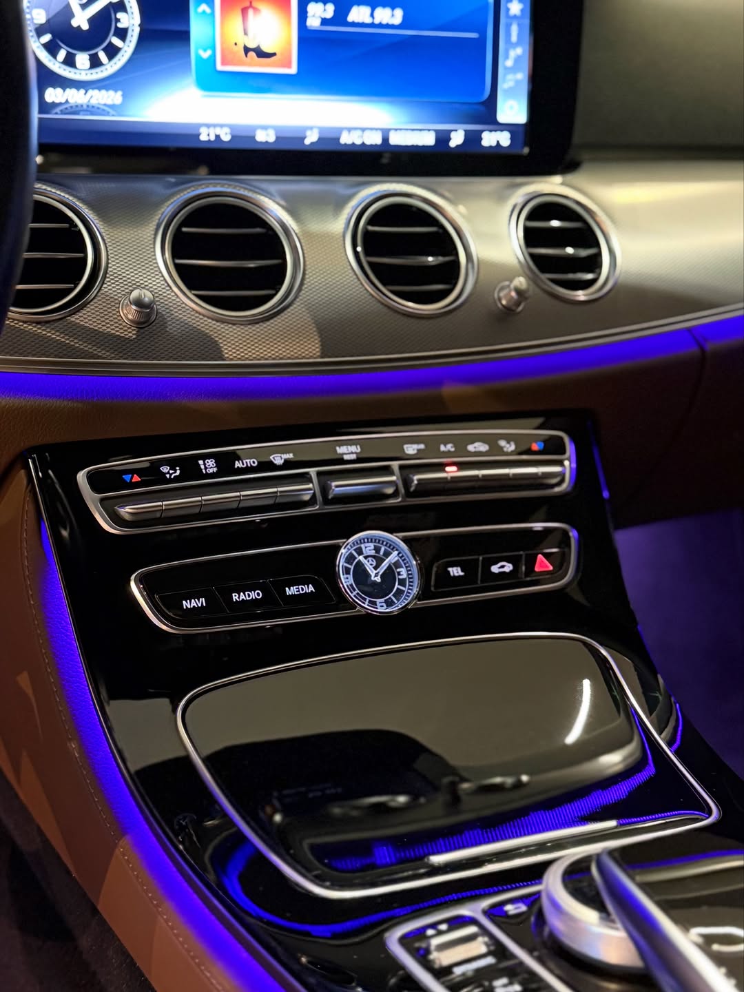 MERCEDES-BENZ E300 AVANTGARDE - Imagem 10