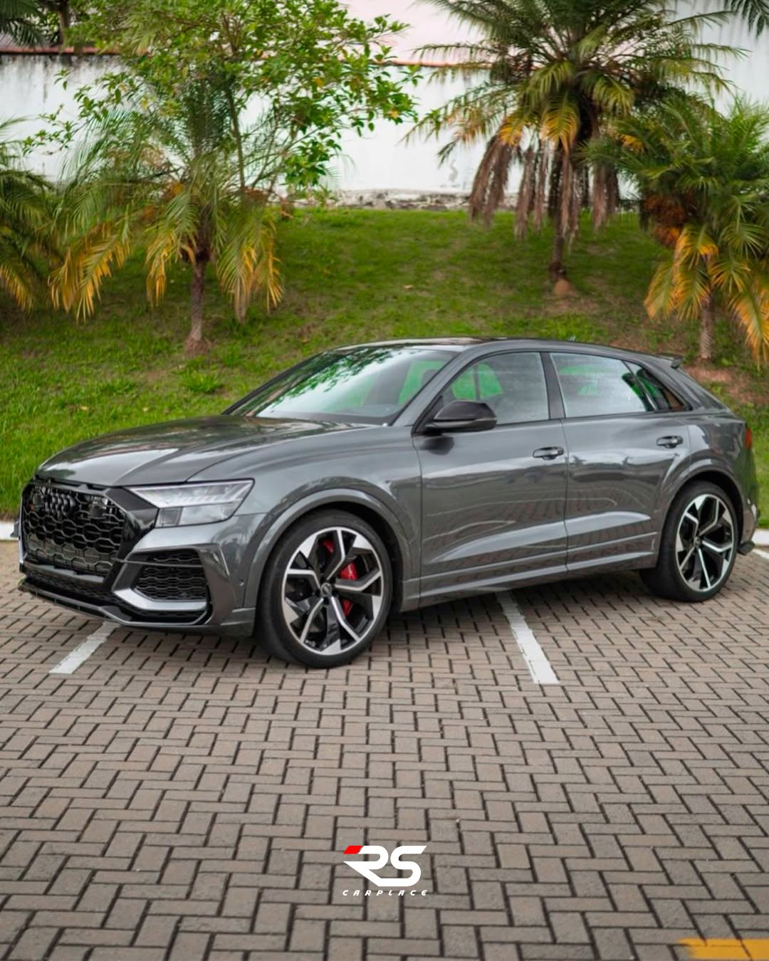 AUDI RSQ8 - Imagem 1