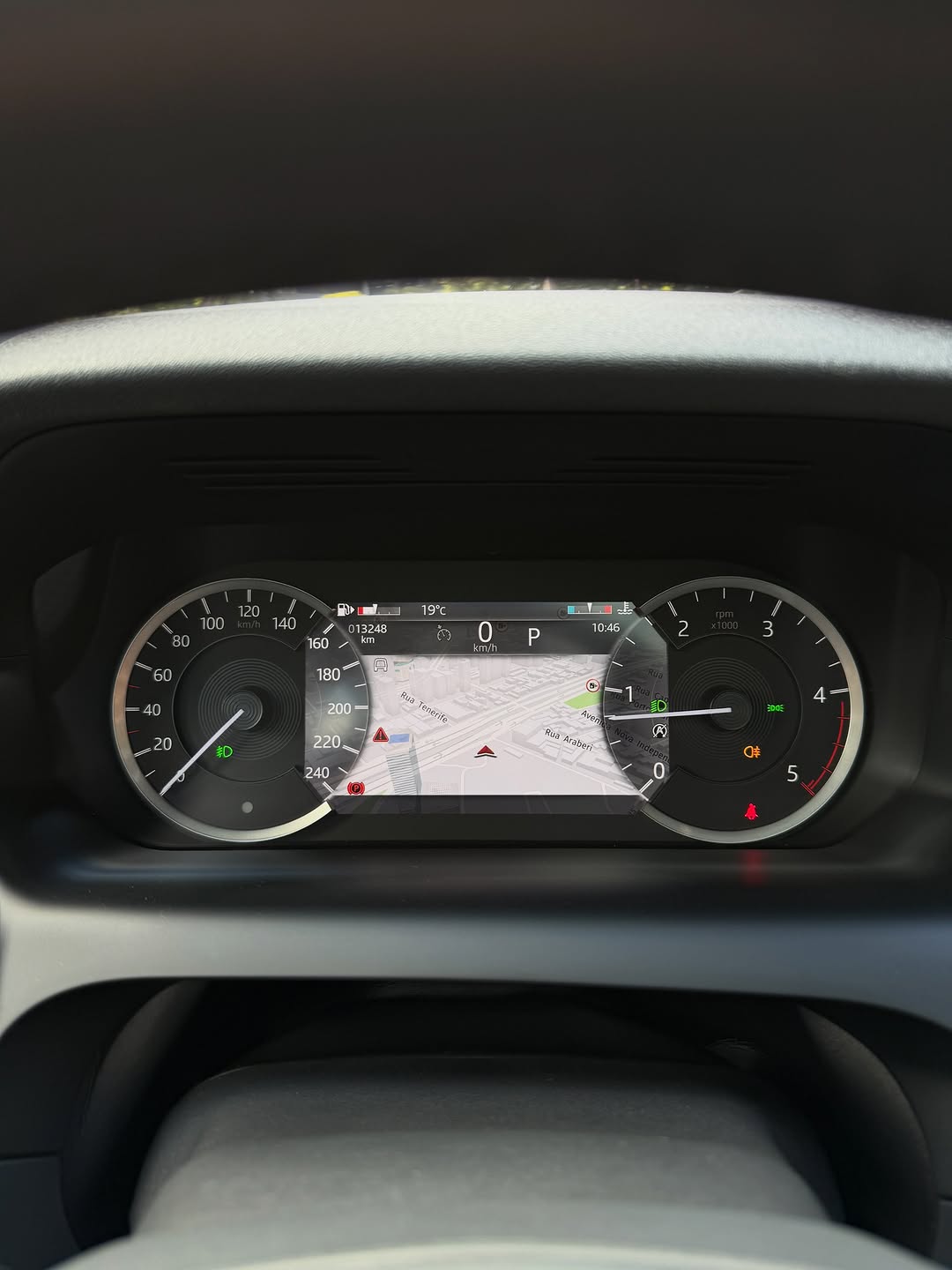 LAND ROVER DISCOVERY SPORT R-DYNAMIC SE - Imagem 8