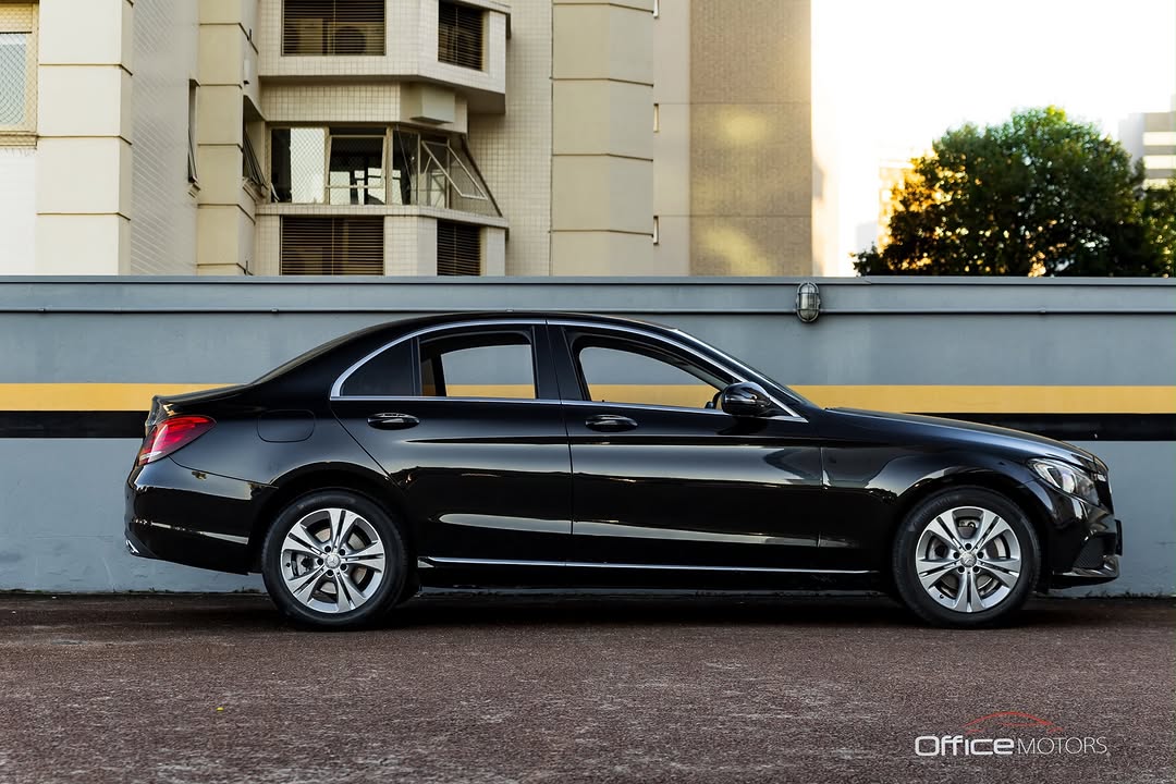 MERCEDES-BENZ C180 - Imagem 4