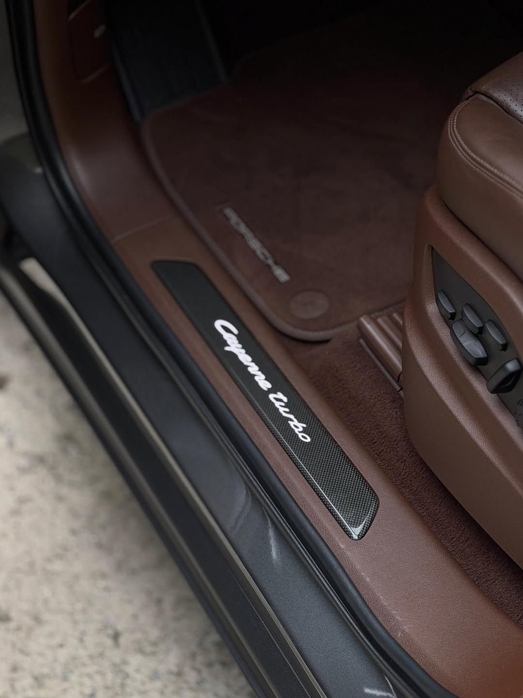 PORSCHE CAYENNE TURBO COUPÉ - Imagem 11
