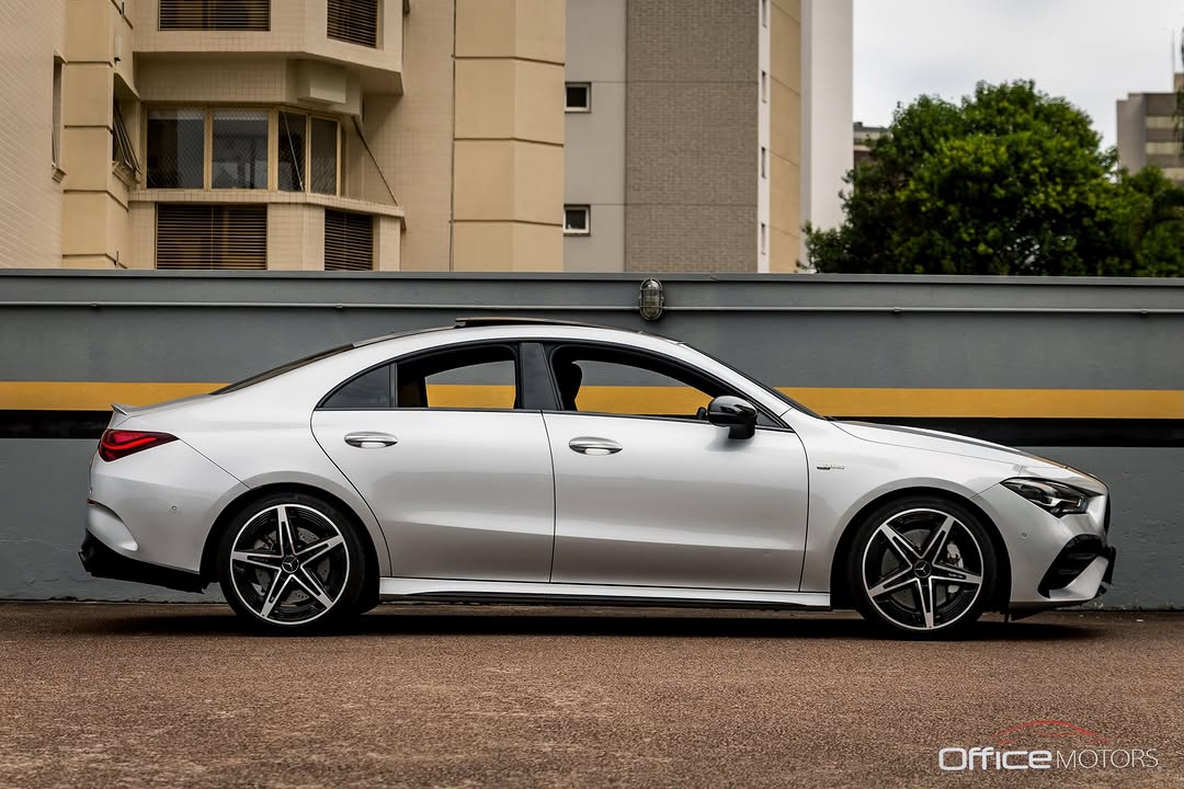MERCEDES-BENZ CLA 35 AMG - Imagem 4