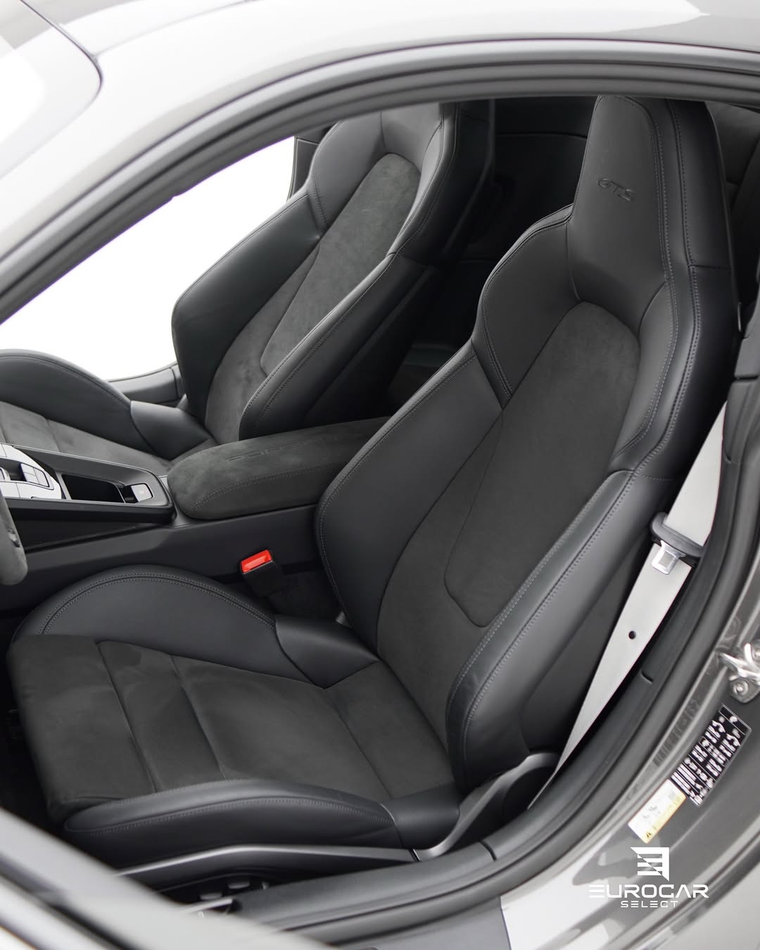 PORSCHE 911 CARRERA 4 GTS - Imagem 7