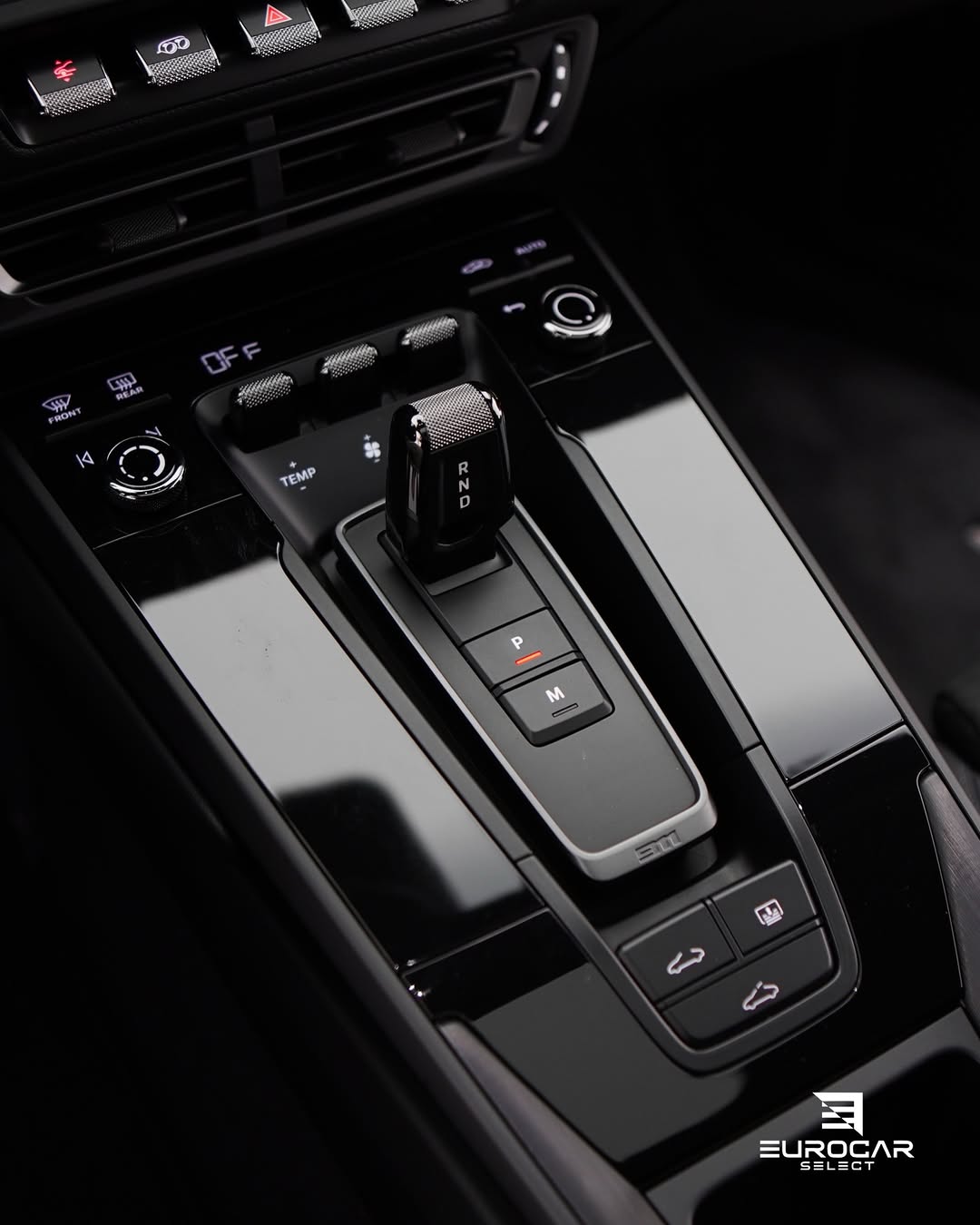 PORSCHE 911 CARRERA 4 GTS - Imagem 9