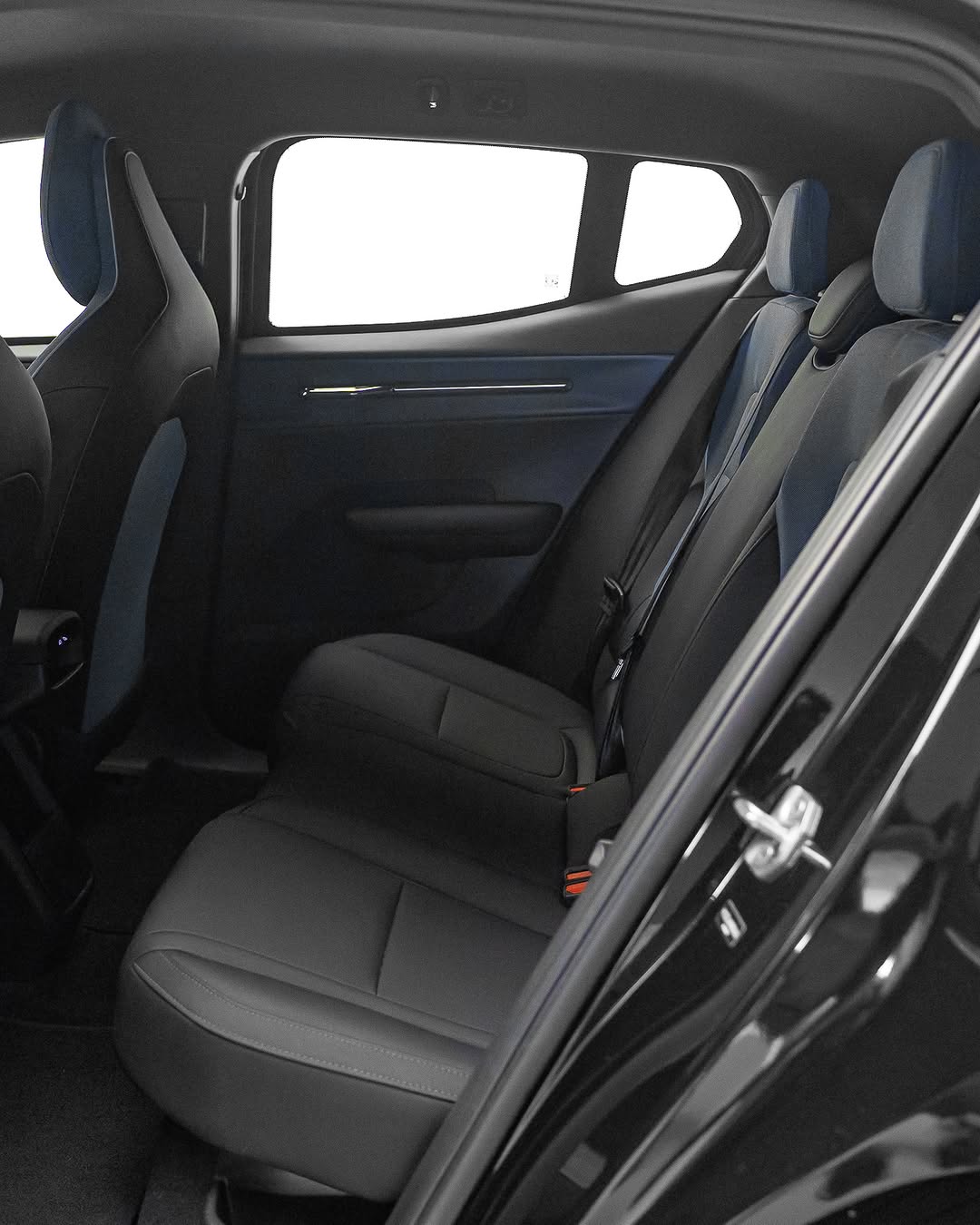 VOLVO EX30 CORE - Imagem 5