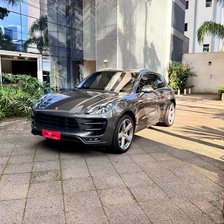PORSCHE MACAN TURBO