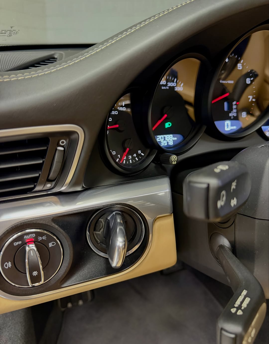 PORSCHE 911 CARRERA - Imagem 11