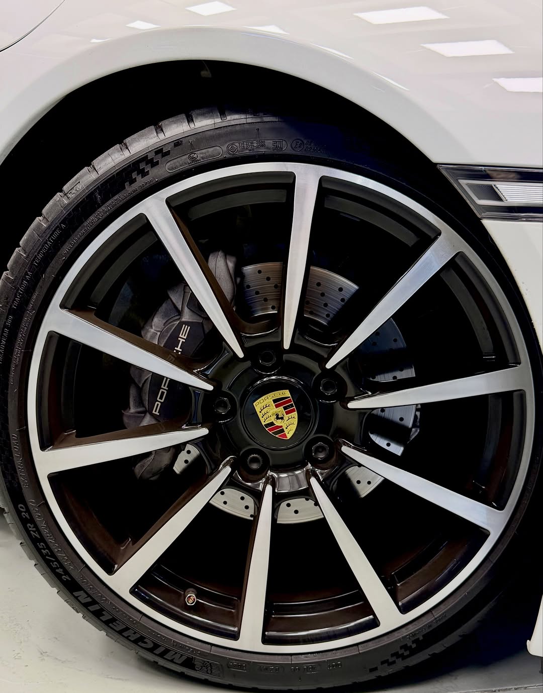 PORSCHE 911 CARRERA - Imagem 16