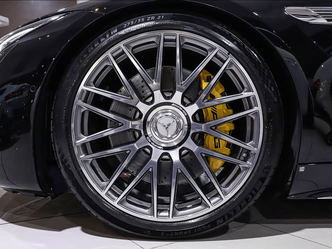 MERCEDES-BENZ SL 63 AMG - Imagem 6