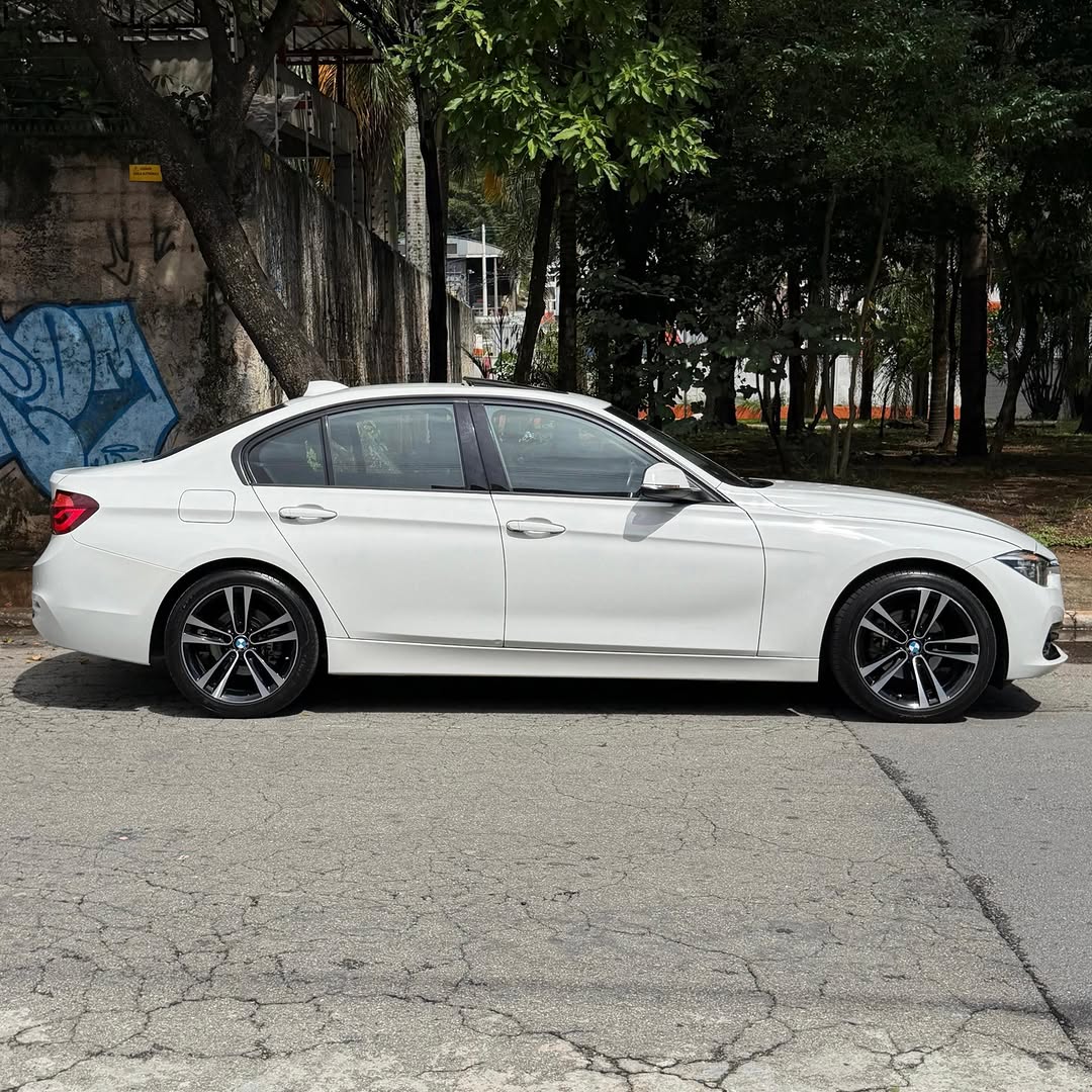 BMW 320I SPORT GP PLUS - Imagem 4