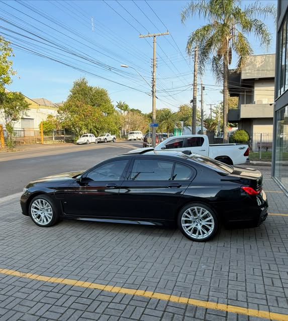 BMW 745LE M SPORT - Imagem 11