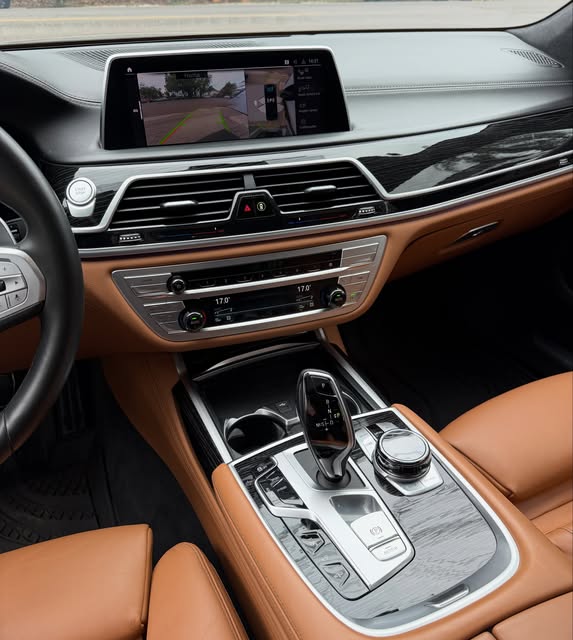 BMW 745LE M SPORT - Imagem 5