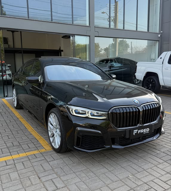 BMW 745LE M SPORT - Imagem 7