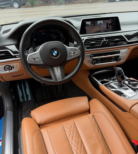BMW 745LE M SPORT - Imagem 9