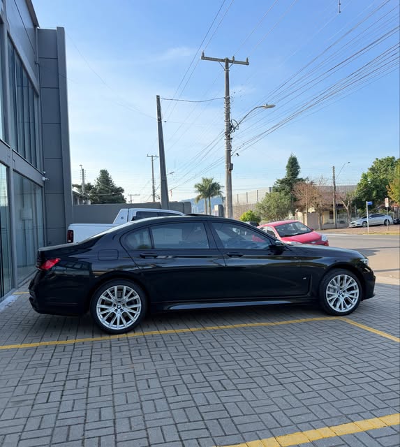 BMW 745LE M SPORT - Imagem 10