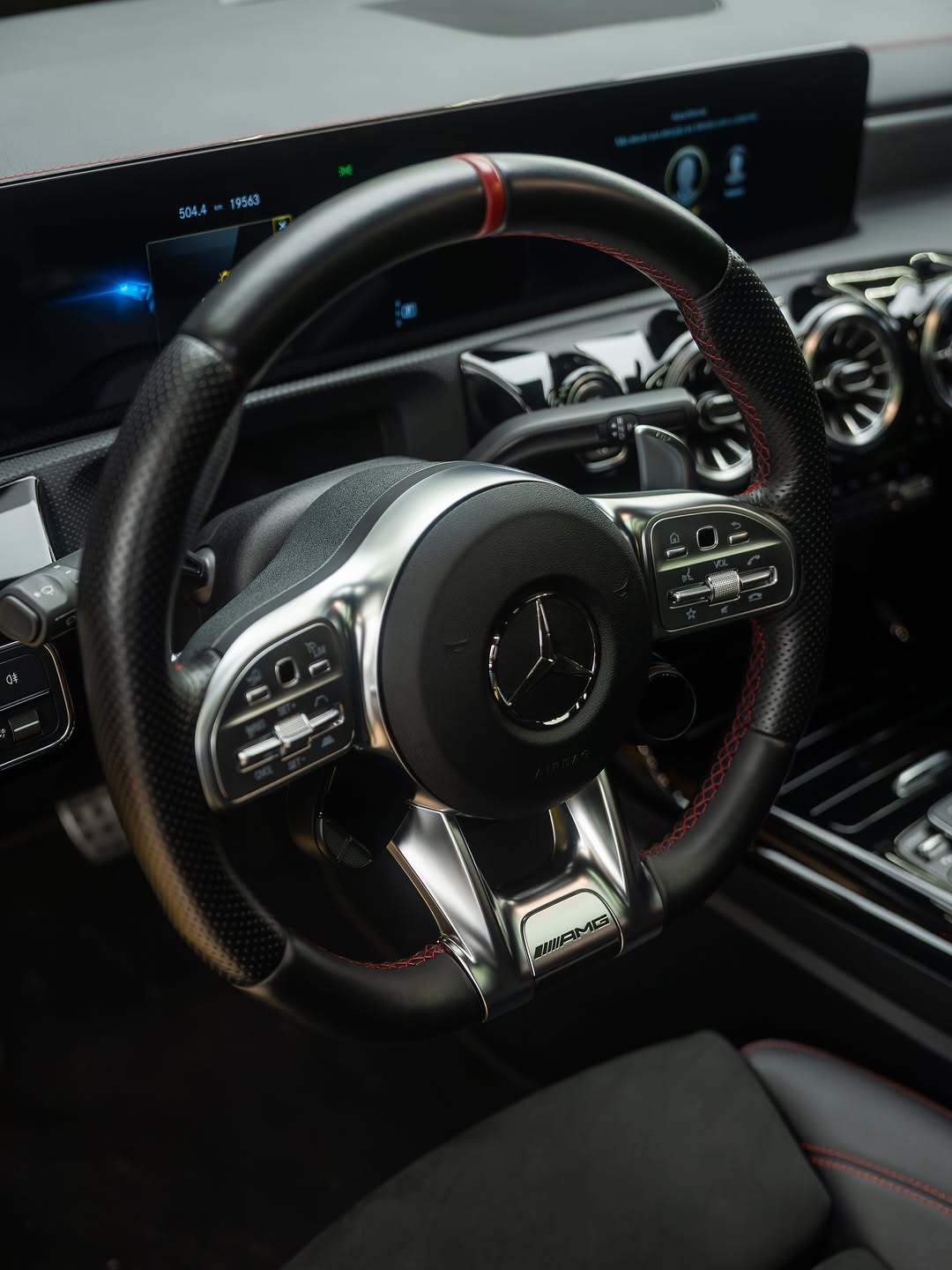 MERCEDES-BENZ CLA 35 AMG - Imagem 2
