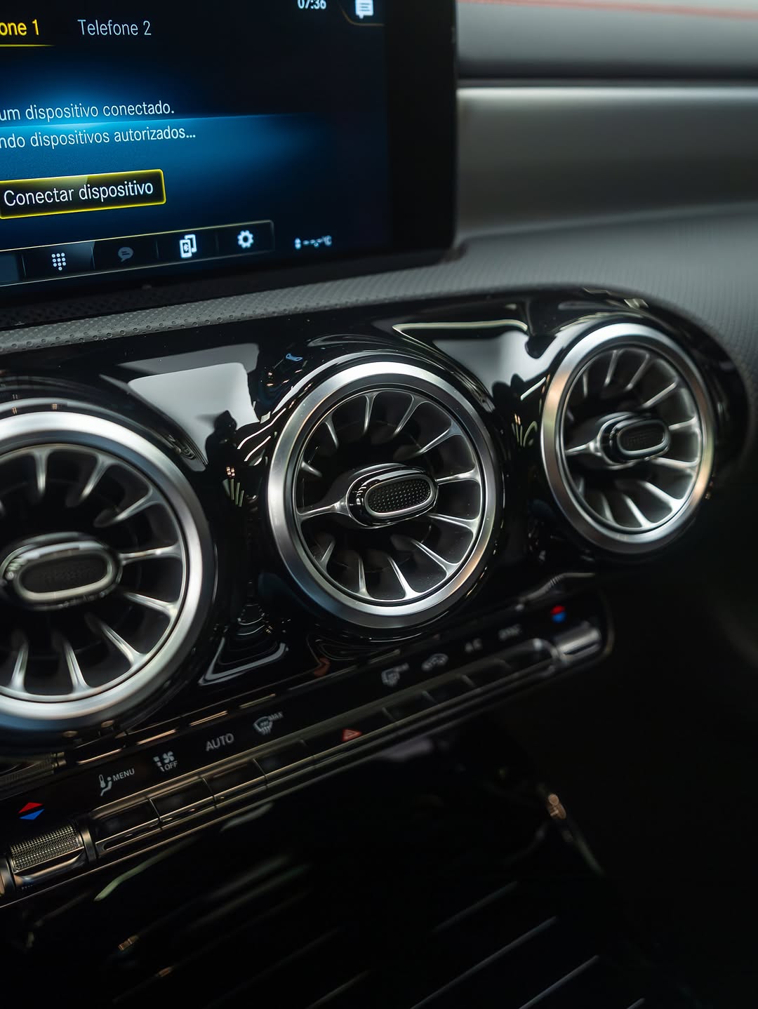 MERCEDES-BENZ CLA 35 AMG - Imagem 8