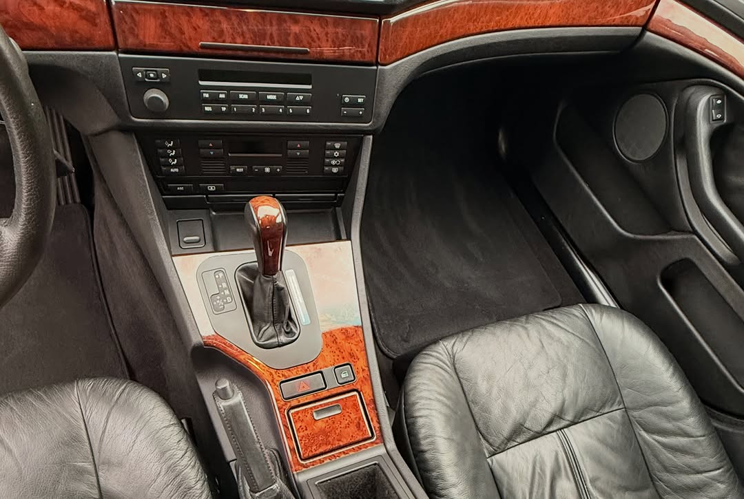 BMW 528I - Imagem 12