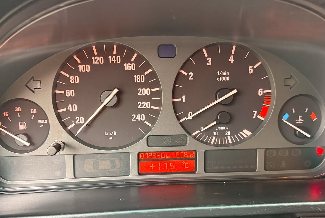 BMW 528I - Imagem 6