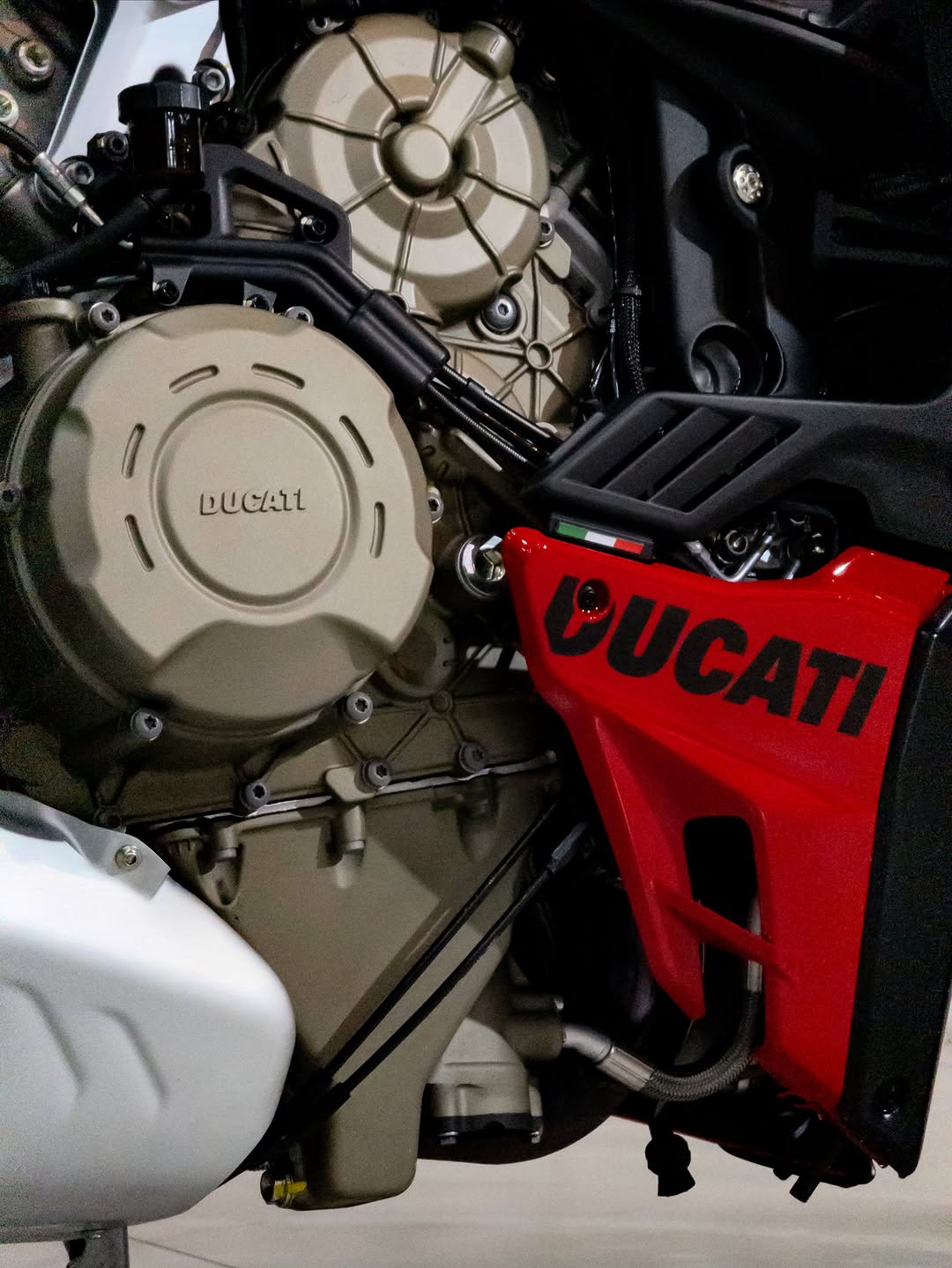 DUCATI STREETFIGHTER V4 V4 S - Imagem 5