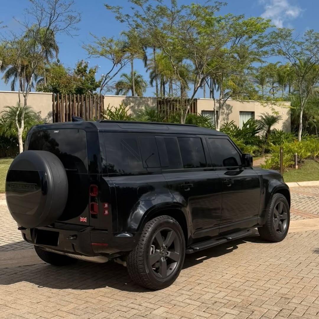 LAND ROVER DEFENDER HSE D350 X-DYNAMIC MHEV - Imagem 4